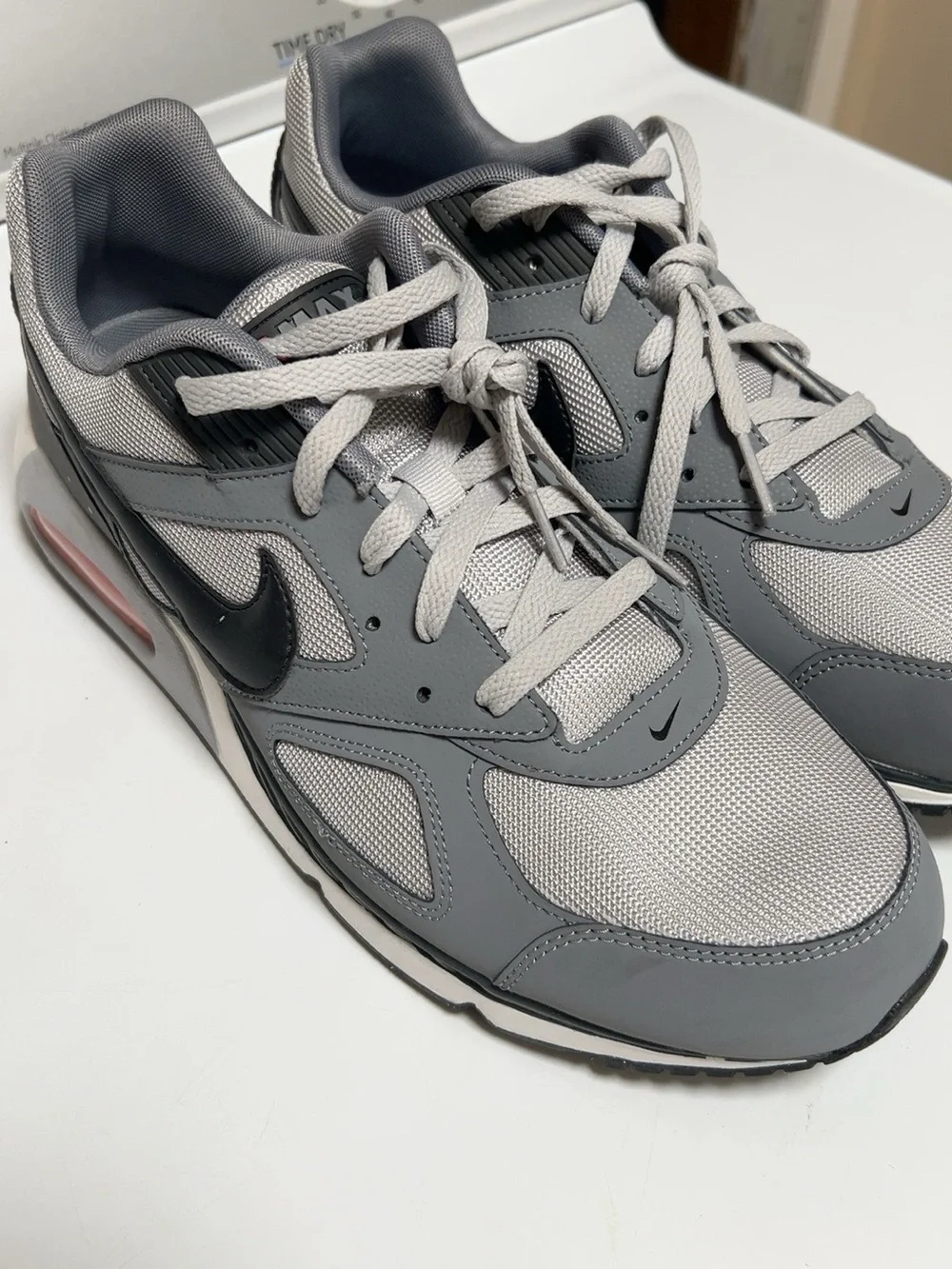 Nike Air Max IVO Wolf Grey Black Men’s Size 12 Sneakers 580518-001